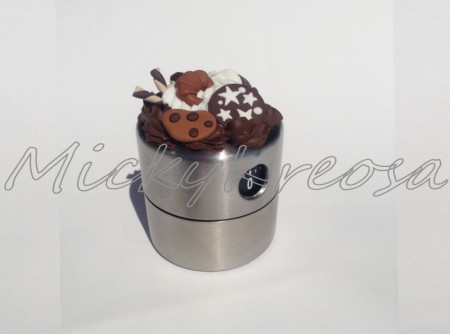 Timer per cucina con decorazione panna e biscotti!